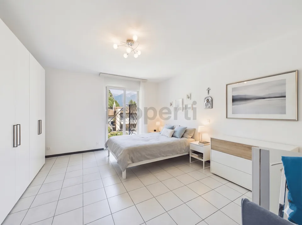 Geräumige 4.5-Zimmer-Wohnung im Herzen von Castione - Strategische Lage und optimale Ausrichtung