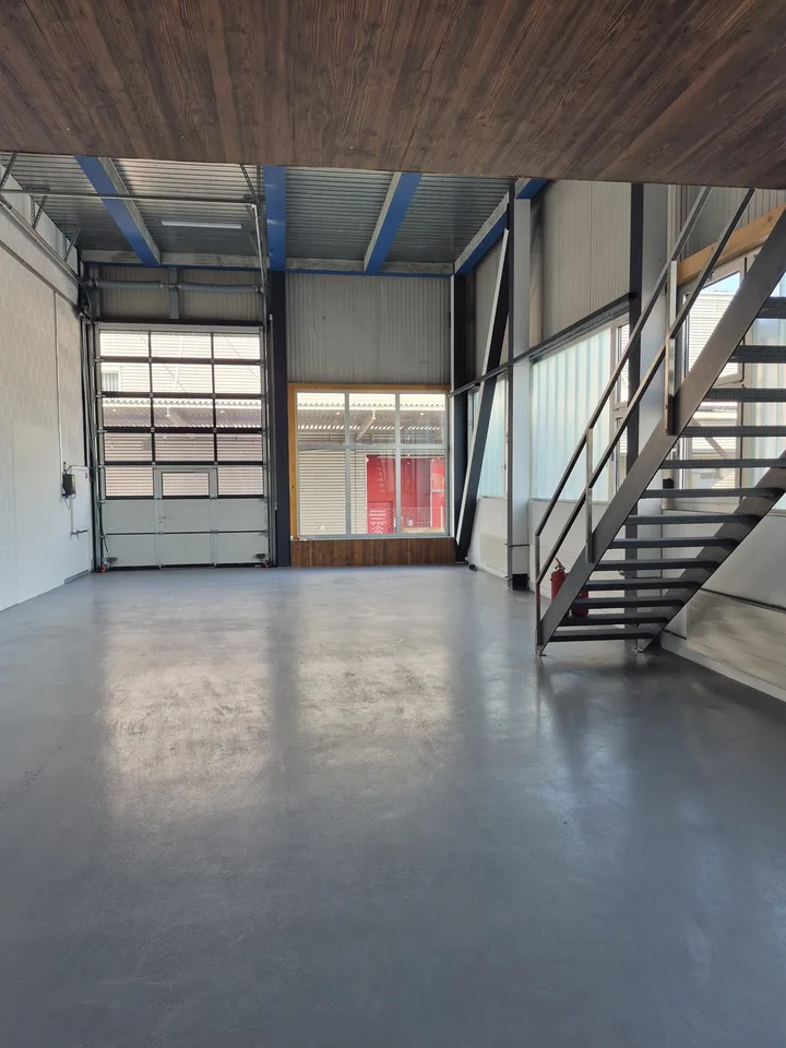 Versatile commercial unit
