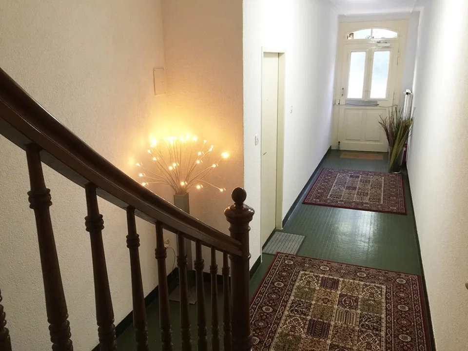 Extra grosses, möbliertes WG-Zimmer nahe Rhein - Top Lage!