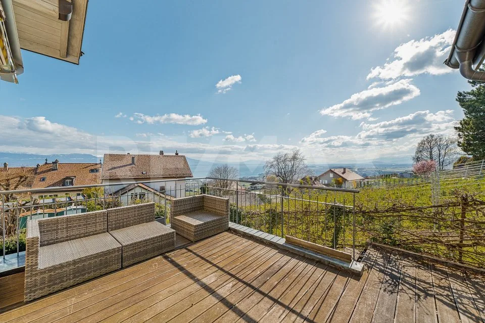 Haus mit Charakter zwischen Weinbergen und See, nahe Nyon