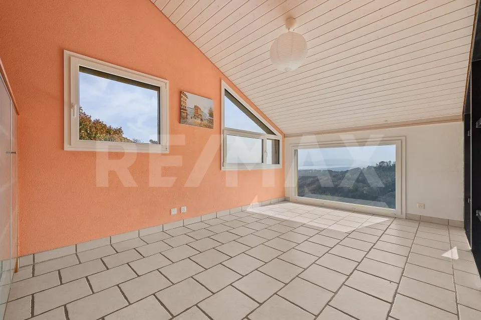 Für Renovationsliebhaber: Familienhaus mit Seeblick