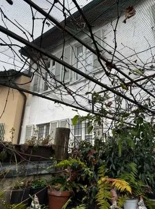 Capolago - Detached house with private courtyard to renovate, with terrace