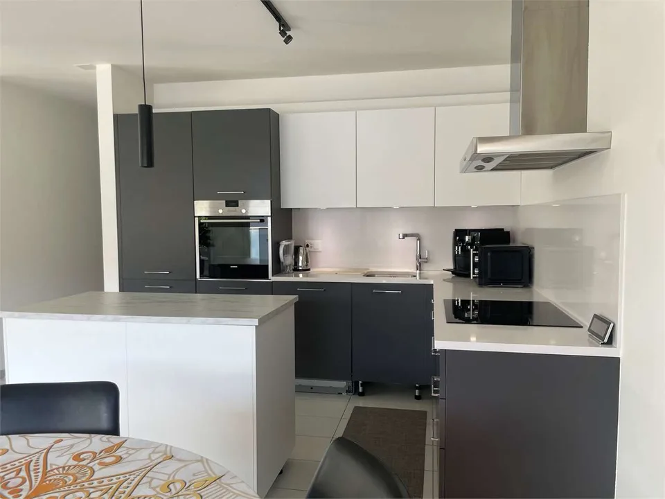 Modern premium residence with large terrace and two bathrooms