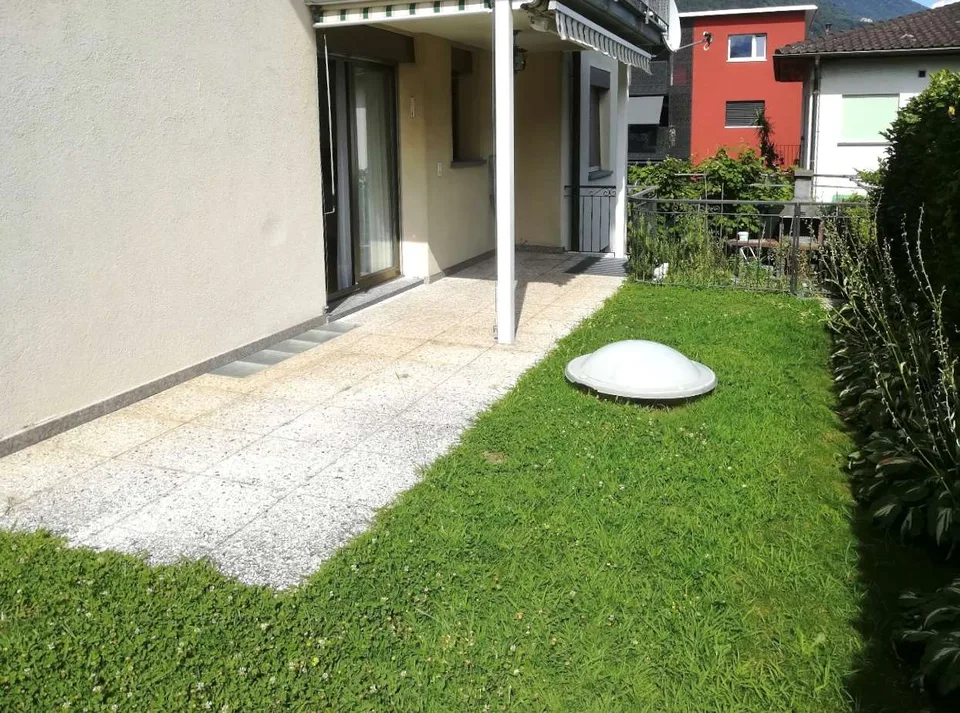 Gordola - in locazione 3.5 locali con giardino