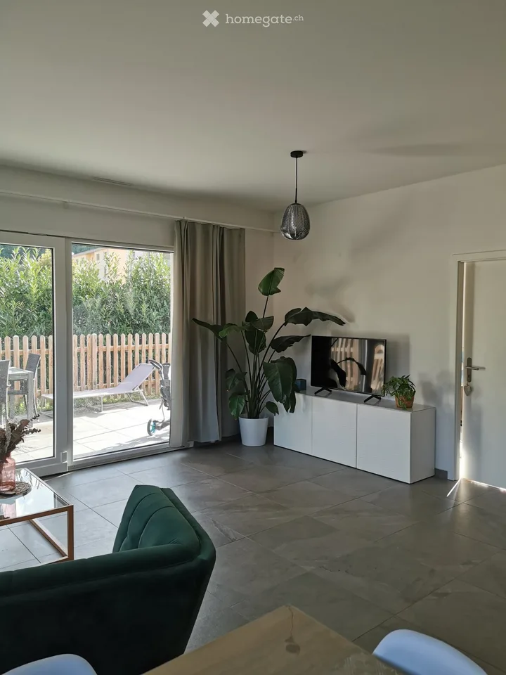 3.5 room apartment with terrace and garden in Monthey