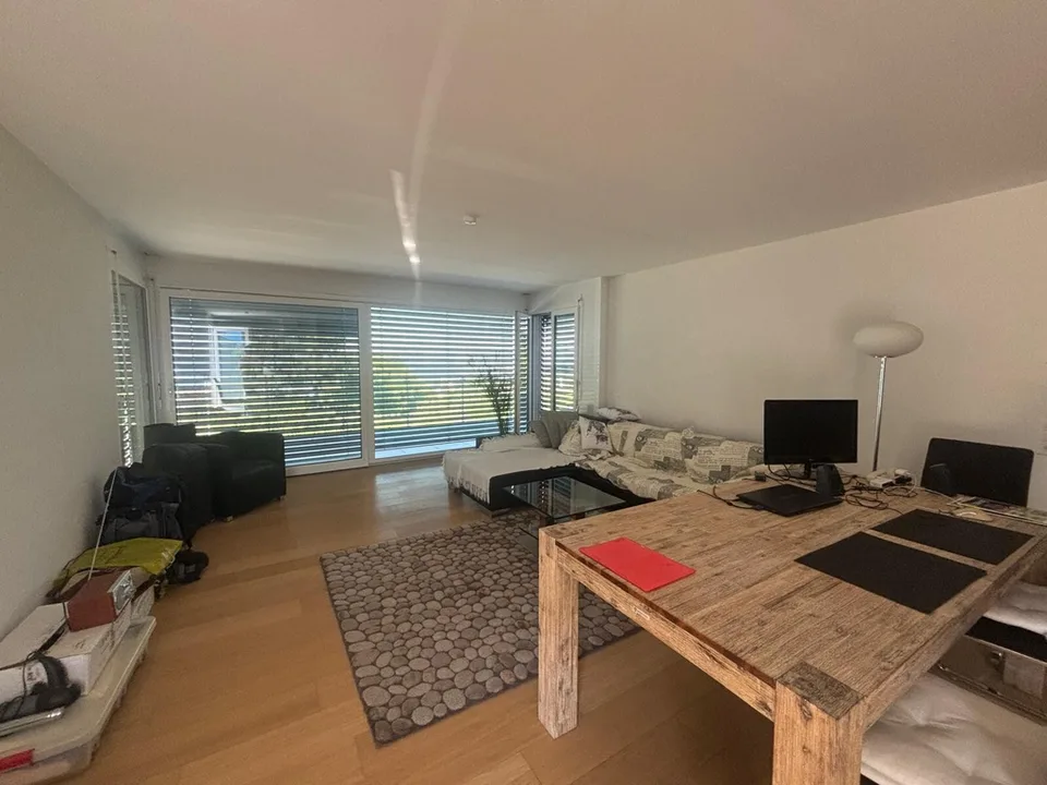 4,5 Zimmer mit Seeblick, nahe Autobahn und öffentlichen Verkehrsmitteln