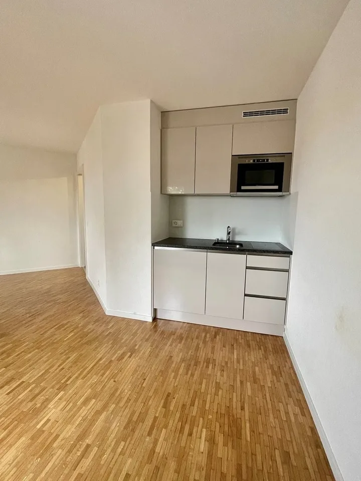 Beautiful studio close to the lake and bus stop
