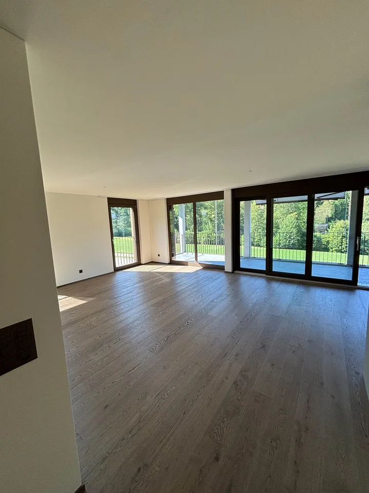 Grosse 3.5 Zimmer-Wohnung mit zwei Balkonen Nähe Türlersee