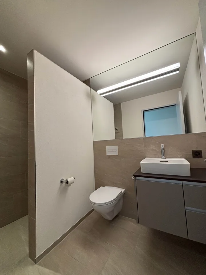 Grosse 3.5 Zimmer-Wohnung mit zwei Balkonen Nähe Türlersee