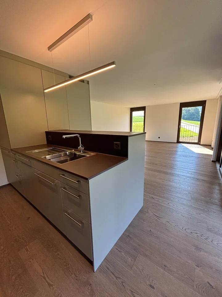 Grosse 3.5 Zimmer-Wohnung mit zwei Balkonen Nähe Türlersee