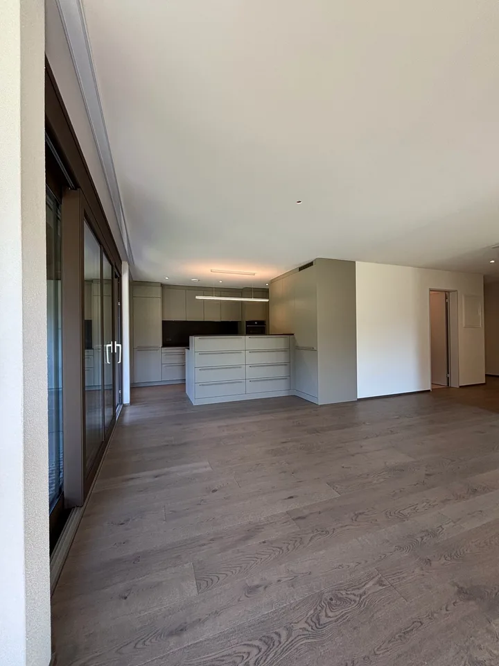 Grosse 3.5 Zimmer-Wohnung mit zwei Balkonen Nähe Türlersee