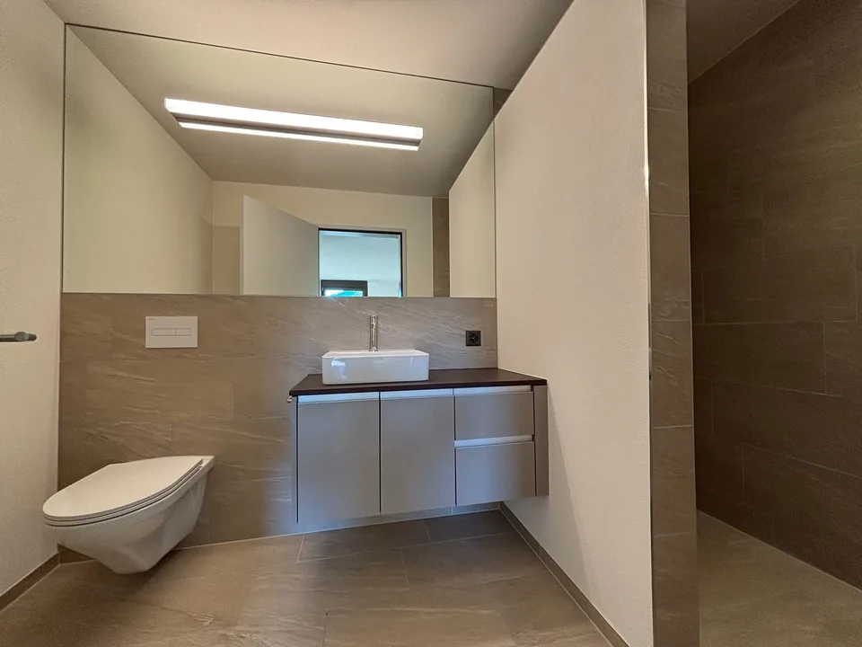 Grosse 3.5 Zimmer-Wohnung mit zwei Balkonen Nähe Türlersee