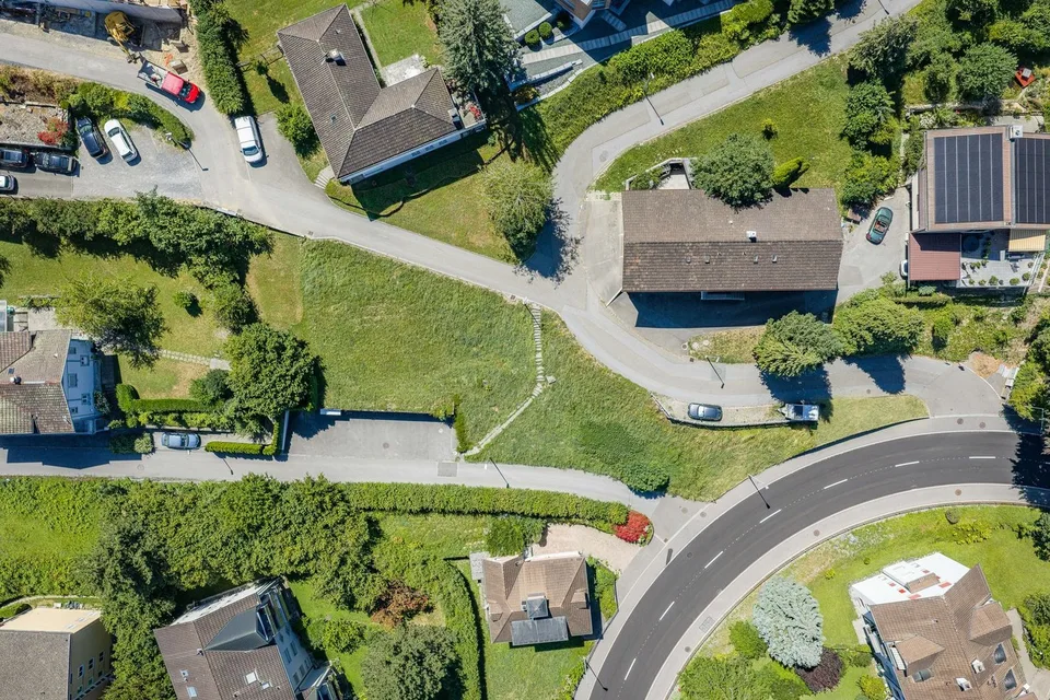 Baulandgrundstück mit Bestandesobjekt