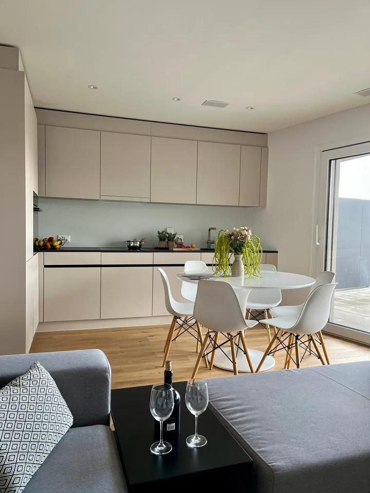 Neubau (2025): 5.5 Zimmer Maisonette - Wohnung mit grosser Terrasse und Aussicht auf Basel