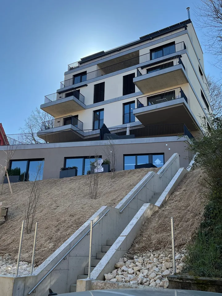 Neubau (2025): 5.5 Zimmer Maisonette - Wohnung mit grosser Terrasse und Aussicht auf Basel