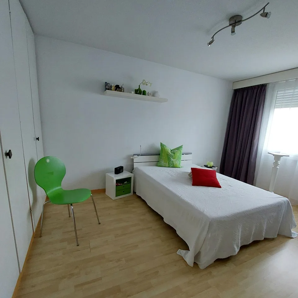 Grosszügige 4,5-Zimmerwohnung mit sonnigem Balkon