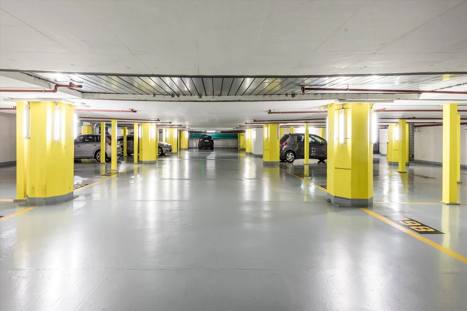 Parcheggi in affitto - Rue du Rhône 50