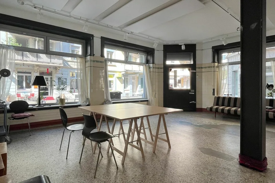 Appartement et locaux commerciaux centralement situés dans le district 5