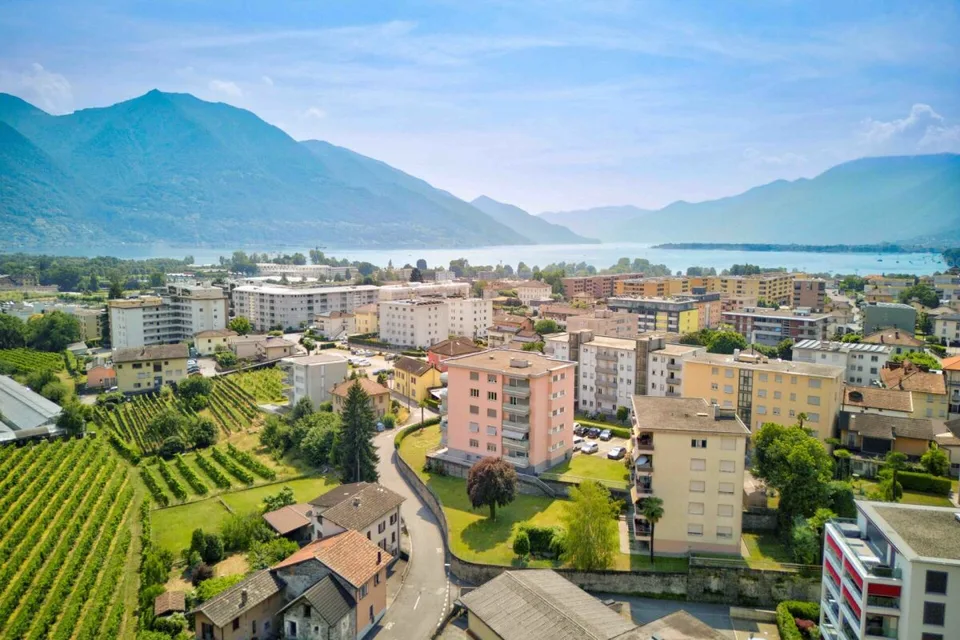 Well-maintained 3.5-room holiday apartment on Lago Maggiore in Tenero