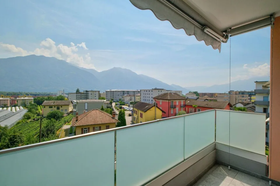 Well-maintained 3.5-room holiday apartment on Lago Maggiore in Tenero