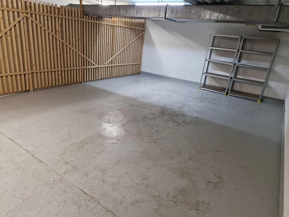 Local de stockage 43m2 situé au centre de Zürich Altstetten.