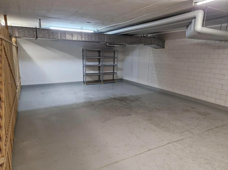 Local de stockage 43m2 situé au centre de Zürich Altstetten.