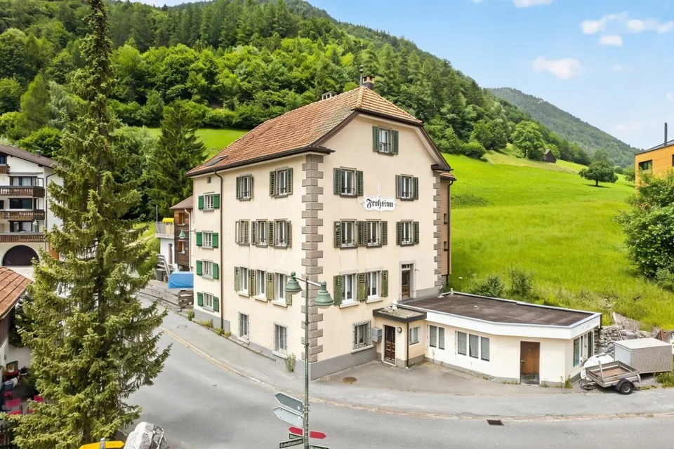 Das Raumwunder im Taminatal: 9-Zimmer Haus mit viel Potenzial