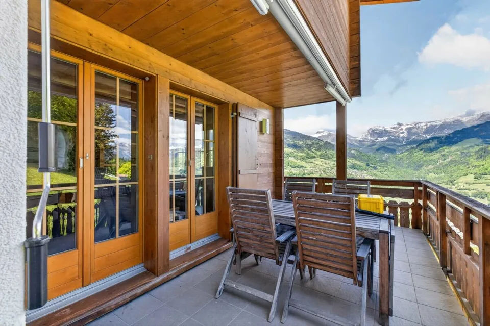 Appartement de vacances 4.5 pièces au cœur de la zone de ski et de randonnée Grüsch-Danusa