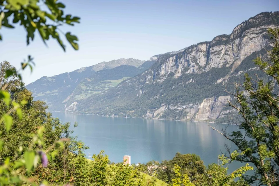 Nouveau bâtiment - luxe pur ! Appartement de jardin 4,5 pièces au-dessus du lac de Walensee