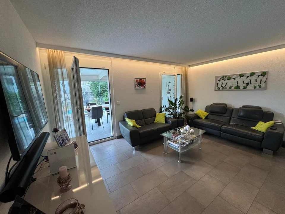 Casa a schiera con piscina, serra e sala da festa