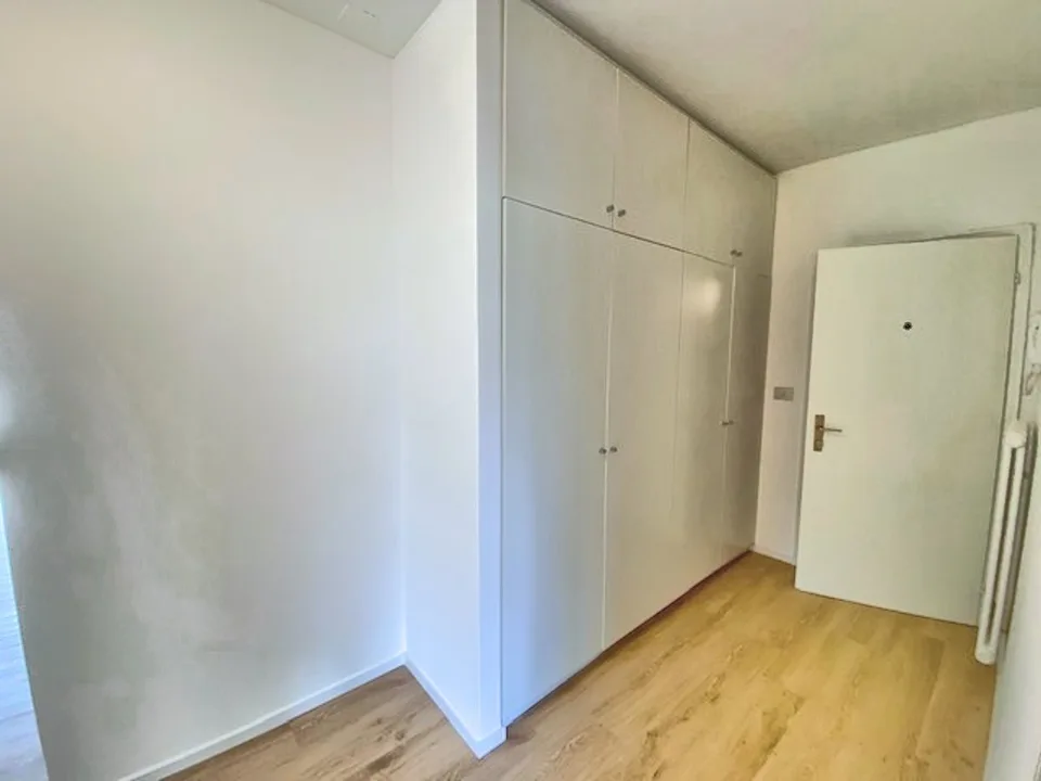 Luminoso appartamento di 3.5 locali con balcone a Vezia