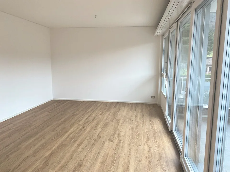 Luminoso appartamento di 3.5 locali con balcone a Vezia