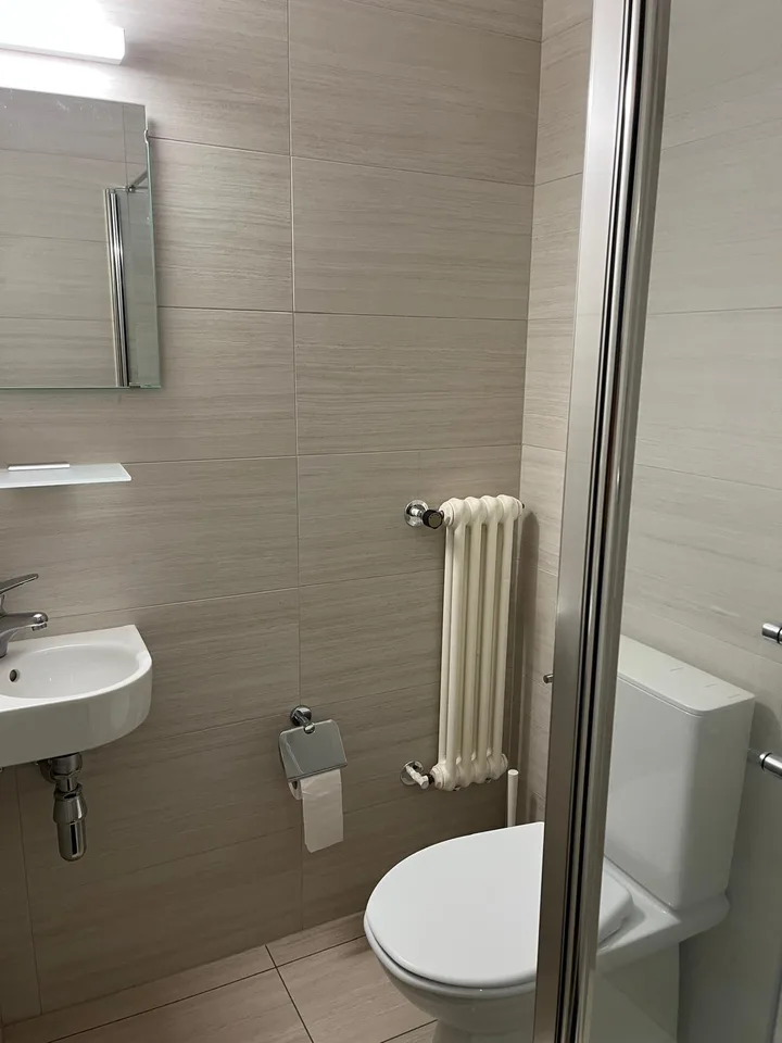 Massagno – Geräumige 3.5-Zimmer-Wohnung renoviert mit Schwimmbad