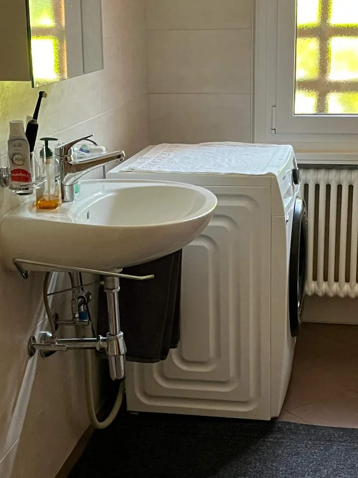 Massagno – Geräumige 3.5-Zimmer-Wohnung renoviert mit Schwimmbad