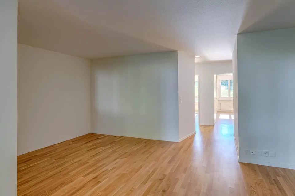 Grosszügige 3½-Zimmerwohnung mit Balkon und modernem Ausbaustandard