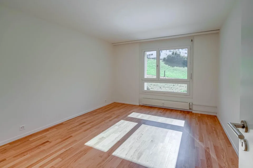 Grosszügige 3½-Zimmerwohnung mit Balkon und modernem Ausbaustandard