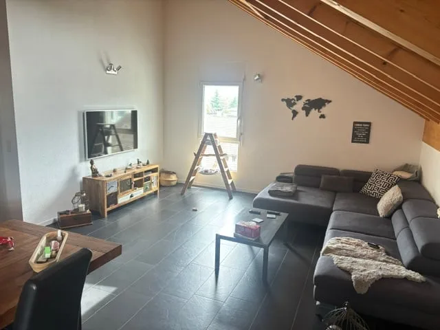 Geräumige 4.5-Zimmer-Dachwohnung mit Balkon in Collombey-Muraz