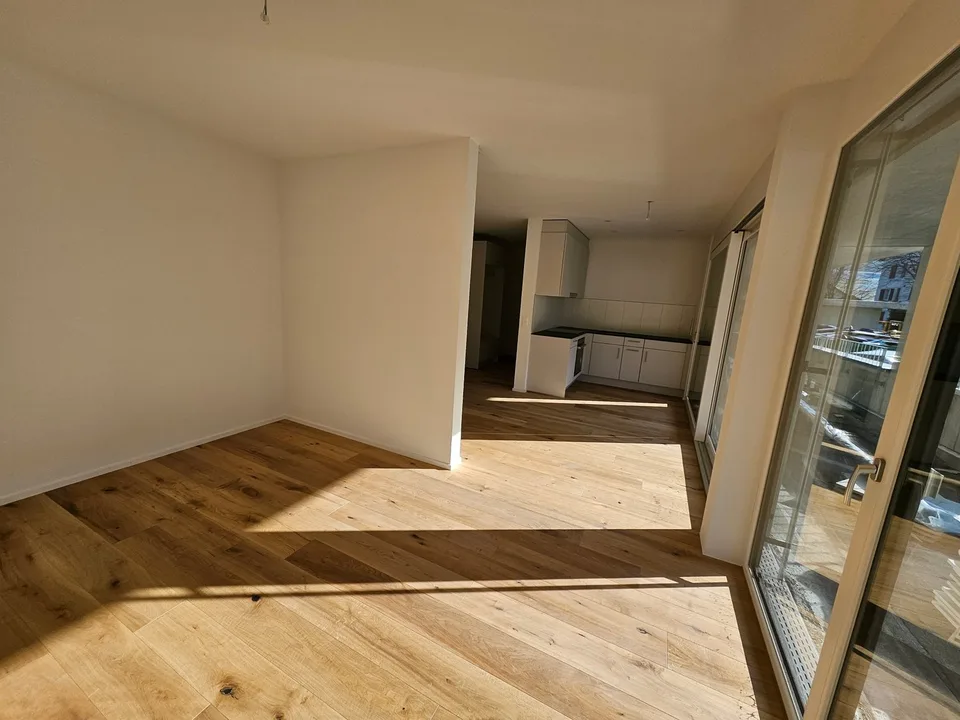 Appartamento di 2,5 locali con piano aperto e ampio balcone