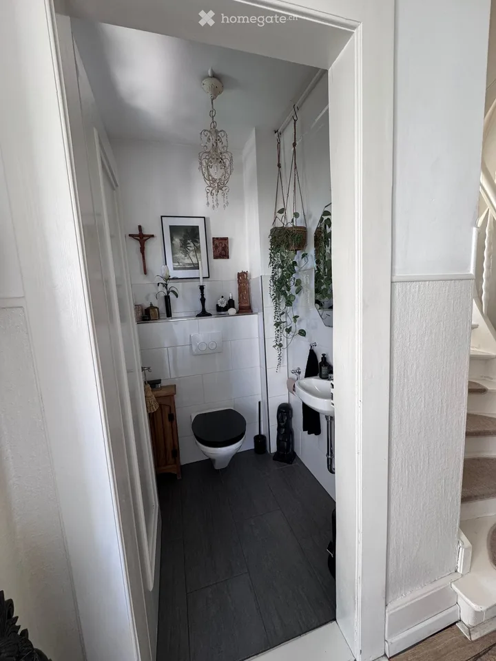 Charming 5.5-room single-family house with large garden – quiet & central in Lenzburg