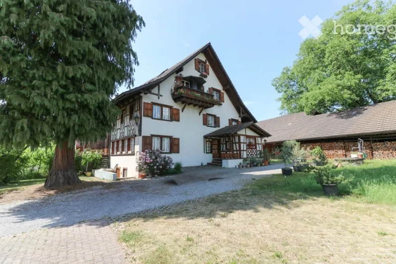 Casa colonica con dependance e fabbricato accessorio a Ottikon, comune di Gossau