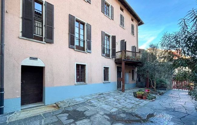 8 appartamenti a reddito! a pochi km da Lugano