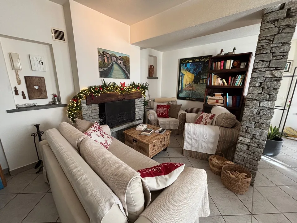 Splendida casa mono/bifamiliare di 8 locali a Curio