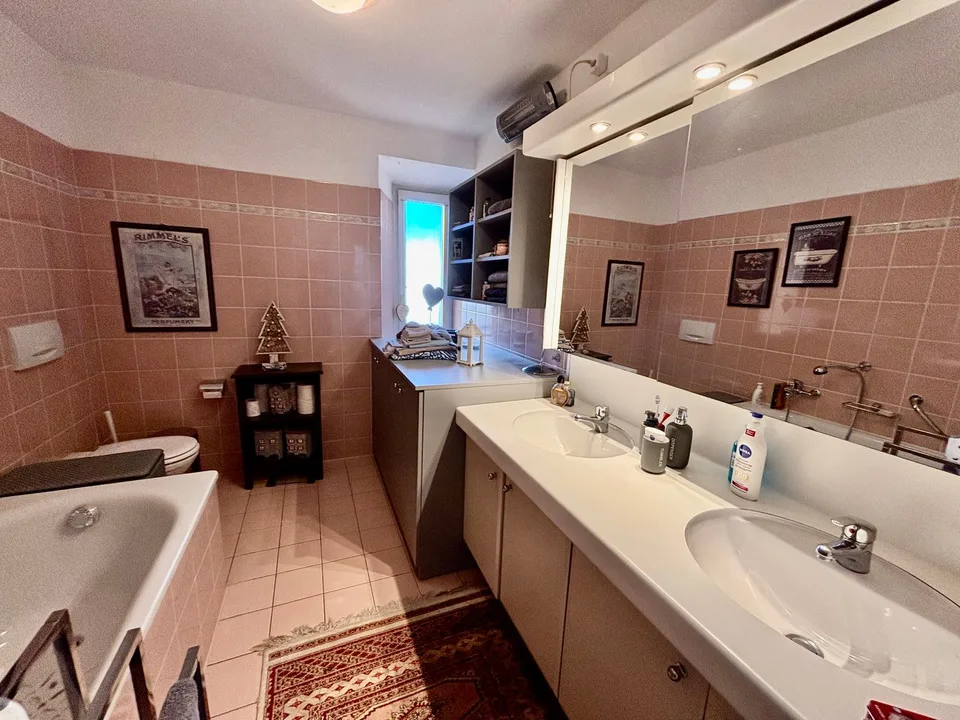 Splendida casa mono/bifamiliare di 8 locali a Curio