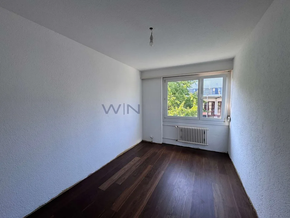 Lakeview apartment including 45 m² multi-functional storage