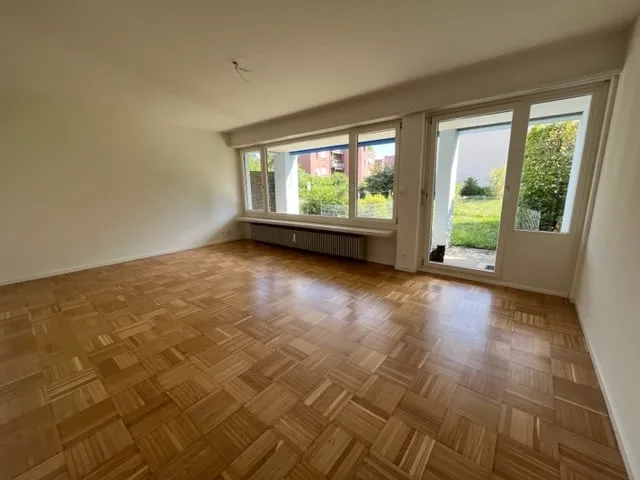 Tolle 2 Zimmer-Wohnung mit gedecktem Sitzplatz und Gartenanteil
