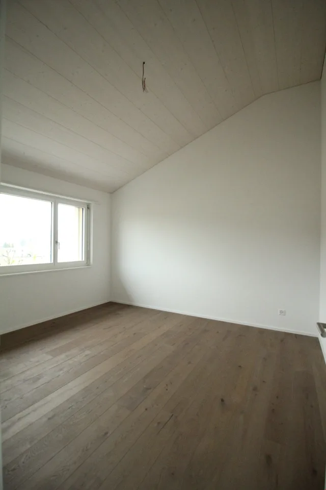 ZU VERMIETEN - Einfamilienhaus mit viel privatem Umschwung!
