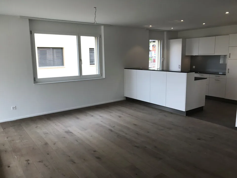 ZU VERMIETEN - Einfamilienhaus mit viel privatem Umschwung!