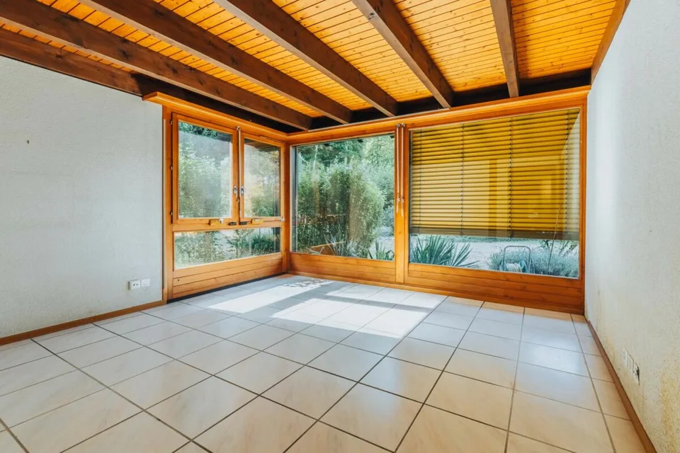 7.5-room living experience with gallery, lift, and pool on the edge of the forest
