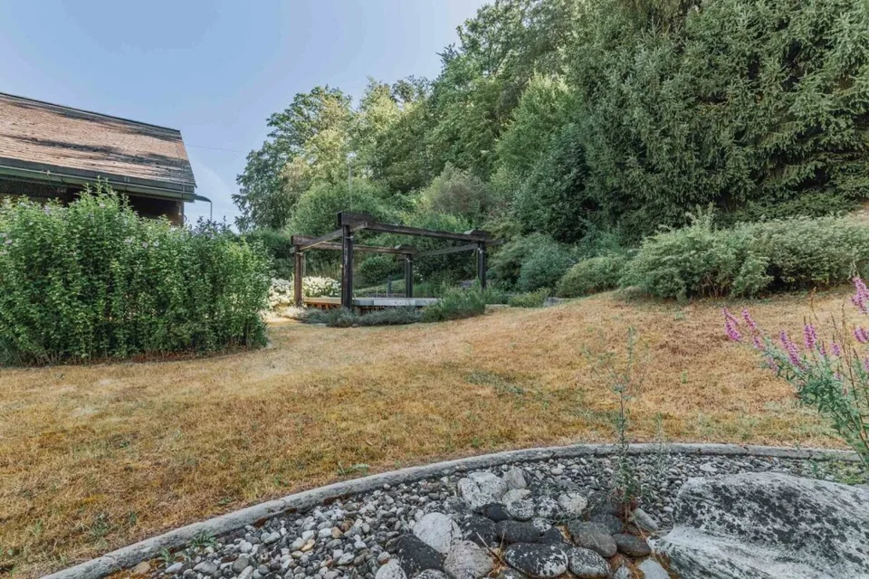7.5-room living experience with gallery, lift, and pool on the edge of the forest
