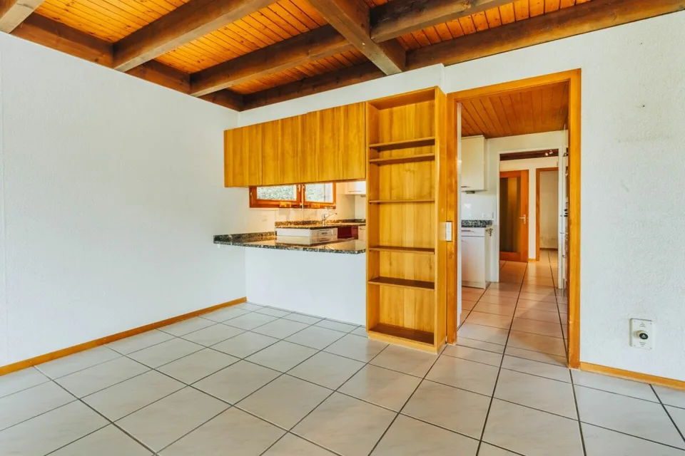 7.5-room living experience with gallery, lift, and pool on the edge of the forest